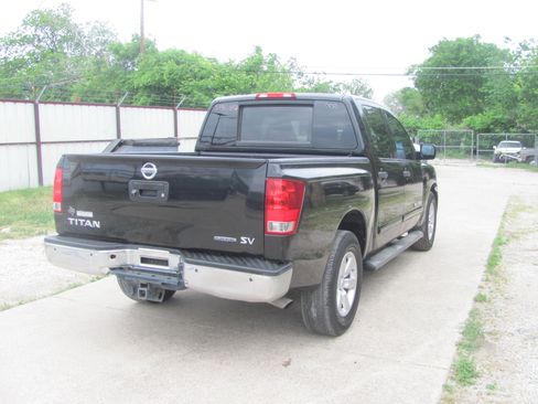Used 2013 Nissan Titan image 3