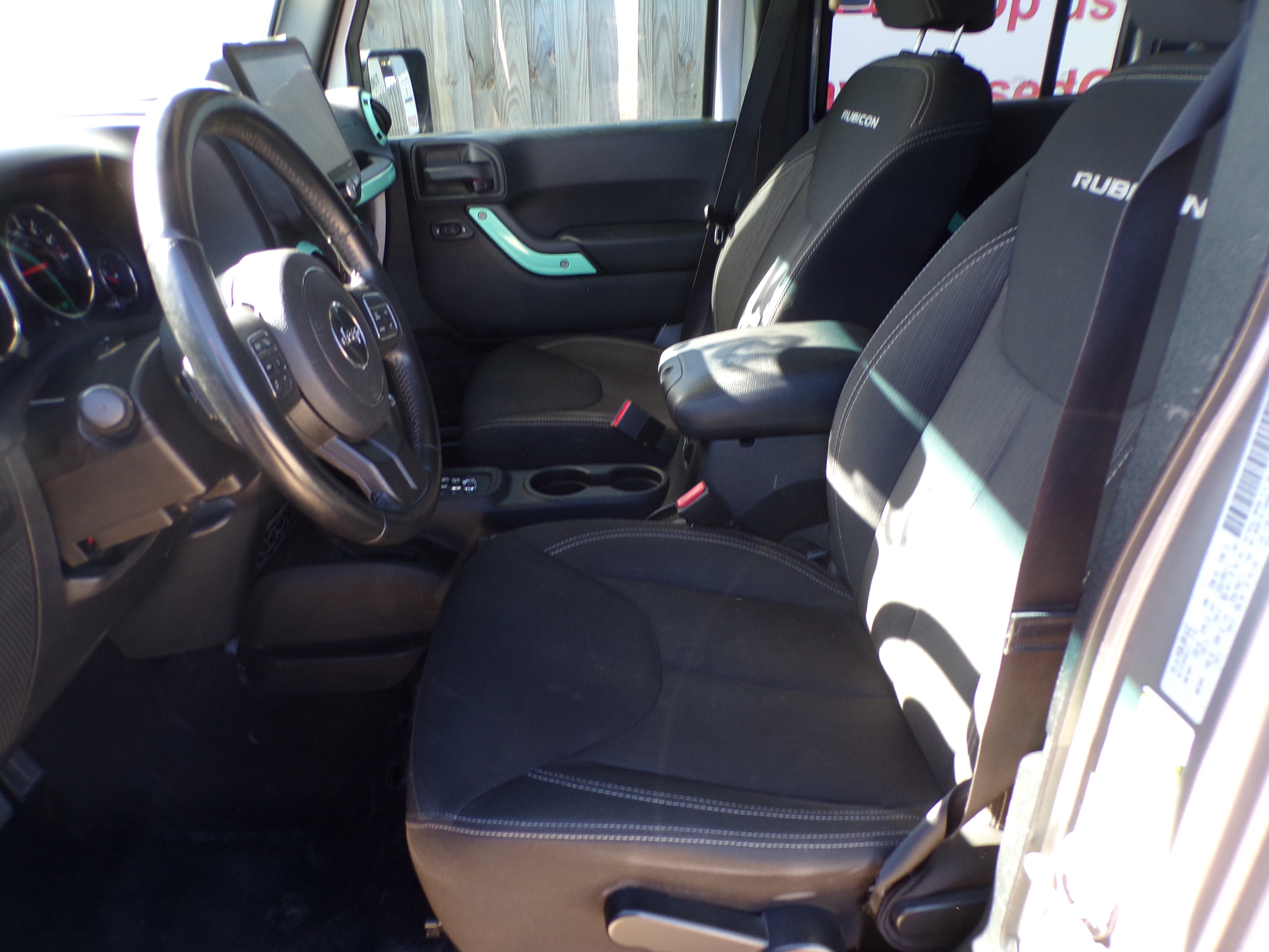 Used 2016 Jeep Wrangler Unlimited Rubicon AWD/4WD image 6