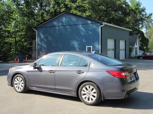 Used 2017 Subaru Legacy 2.5i Premium AWD/4WD image 5