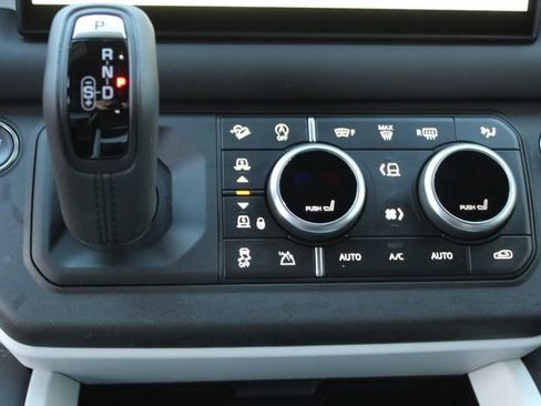 Used 2025 Land Rover Defender 110 S image 25