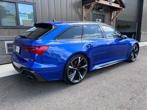 Used 2021 Audi RS 6 AWD/4WD image 2
