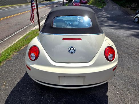 Used 2008 Volkswagen Beetle SE image 12