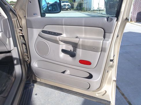 Used 2004 Dodge Ram 1500 Truck SLT image 11