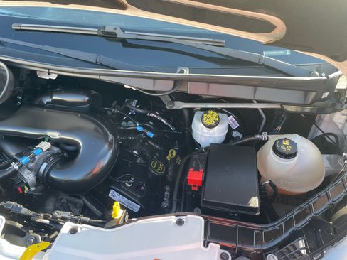 Used 2018 Ford Transit 250 image 25