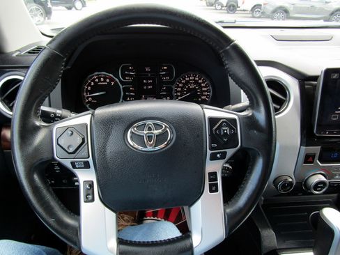 Used 2019 Toyota Tundra 4x4 CrewMax Limited image 18