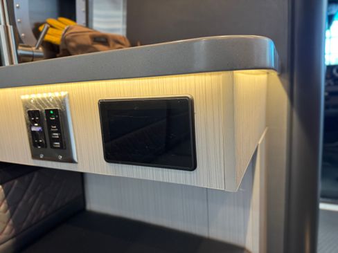 Used 2025 Mercedes-Benz Sprinter 2500 image 25