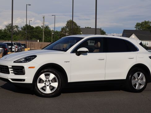 Used 2019 Porsche Cayenne E-Hybrid AWD/4WD image 2