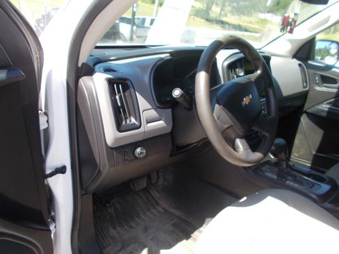 Used 2015 Chevrolet Colorado 2WD Extended Cab W/T image 6