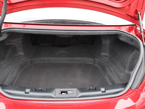 Used 2015 Lincoln MKS Elite image 37