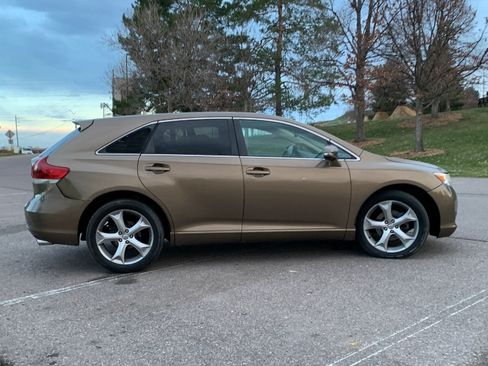 Used 2013 Toyota Venza LE image 9