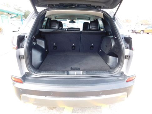 Used 2019 Jeep Cherokee Limited image 7