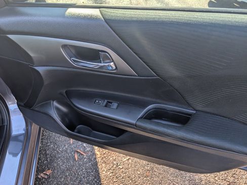 Used 2015 Honda Accord LX image 13