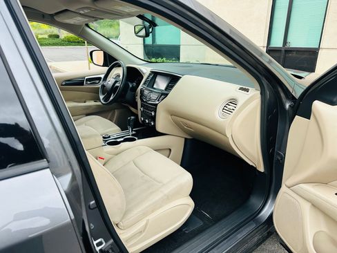 Used 2017 Nissan Pathfinder SV image 20