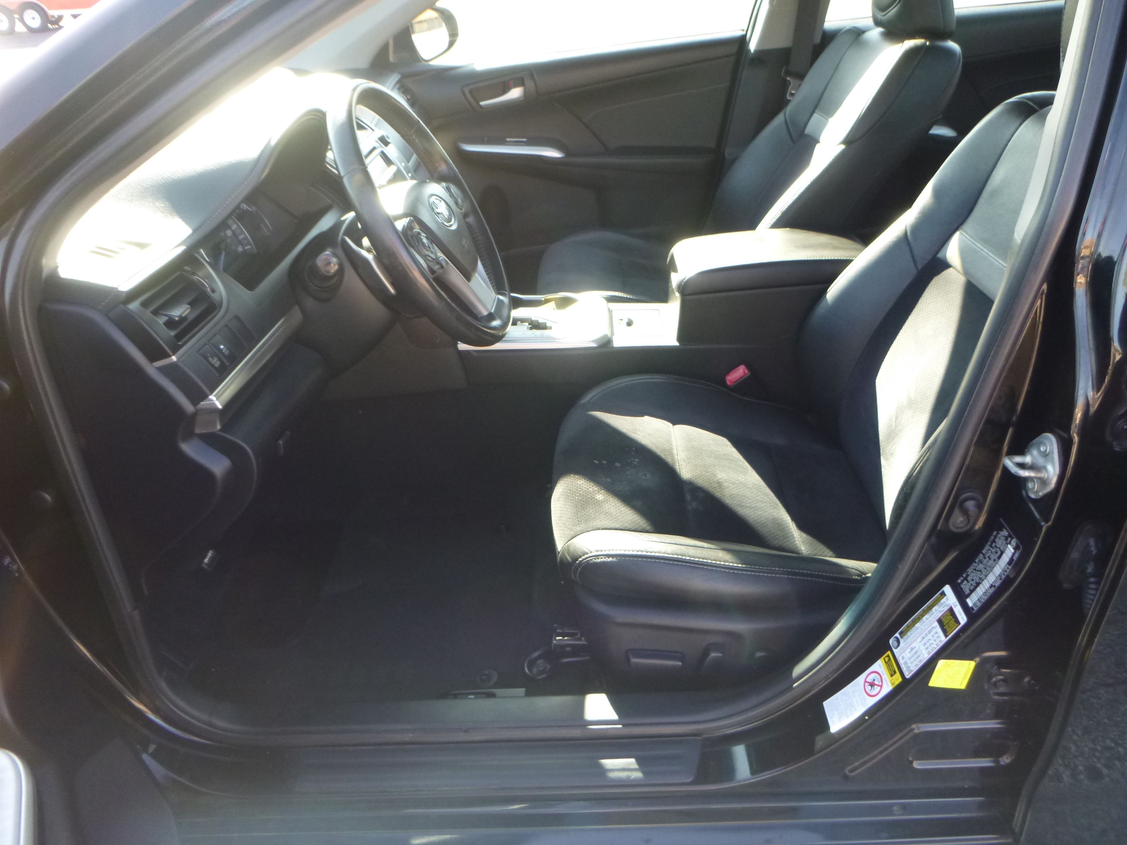 Used 2014 Toyota Camry SE Sport FWD image 13