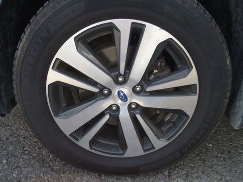 Used 2018 Subaru Outback 2.5i Limited AWD/4WD image 21