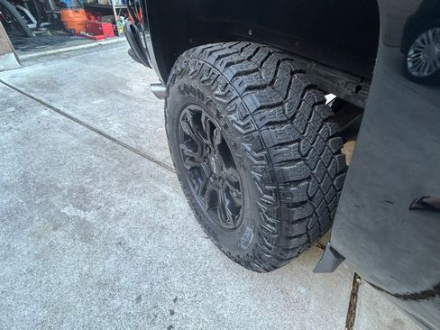 Used 2016 Chevrolet Silverado 1500 High Country image 27