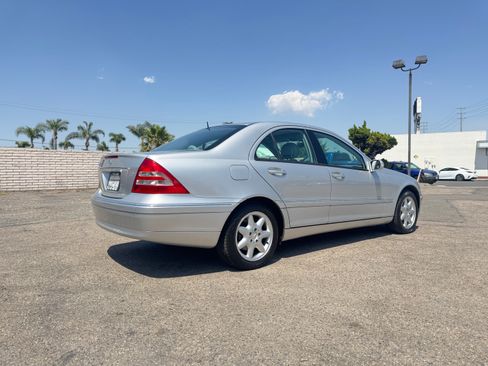 Used 2001 Mercedes-Benz C 320 Sedan image 9