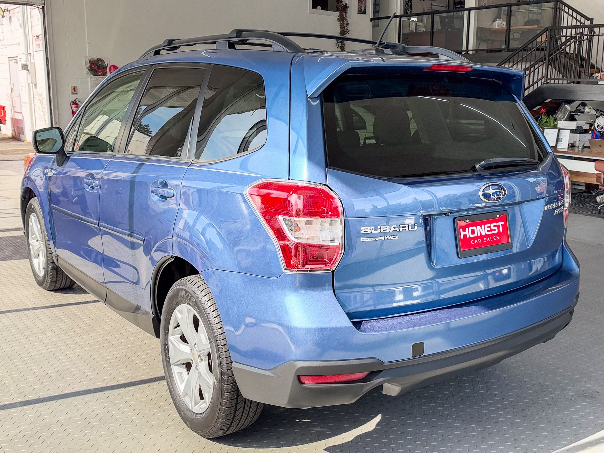 Used 2015 Subaru Forester 2.5i Limited AWD/4WD image 5
