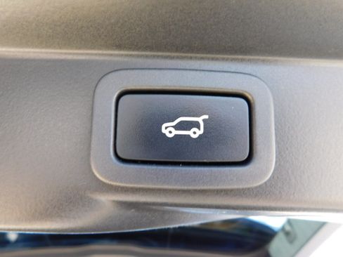 Used 2016 Land Rover Range Rover Sport HSE image 9