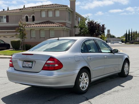 Used 2003 Mercedes-Benz E 320 Sedan image 2