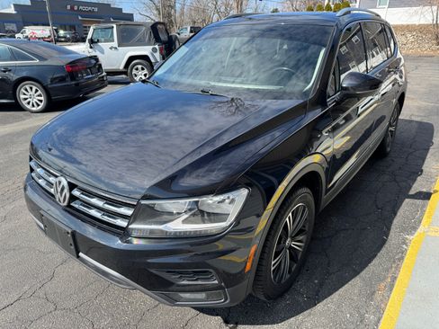 Used 2018 Volkswagen Tiguan SEL image 3