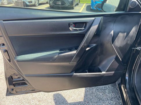 Used 2017 Toyota Corolla LE image 9