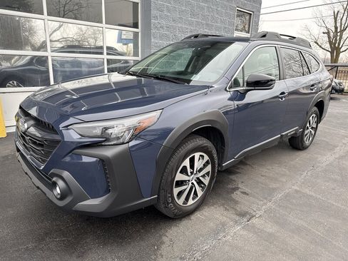 Used 2024 Subaru Outback Premium image 1