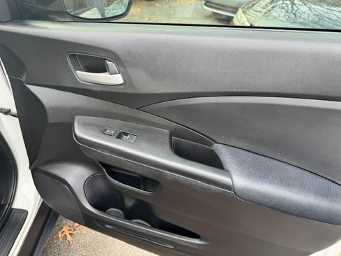 Used 2015 Honda CR-V LX image 12