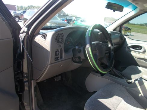 Used 2004 Chevrolet TrailBlazer 4WD image 6