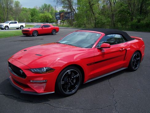Used 2020 Ford Mustang GT Convertible RWD image 1