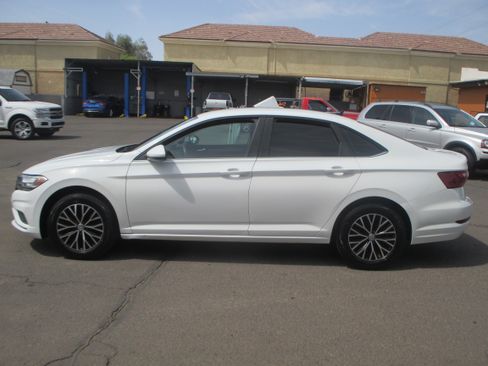 Used 2020 Volkswagen Jetta S image 2