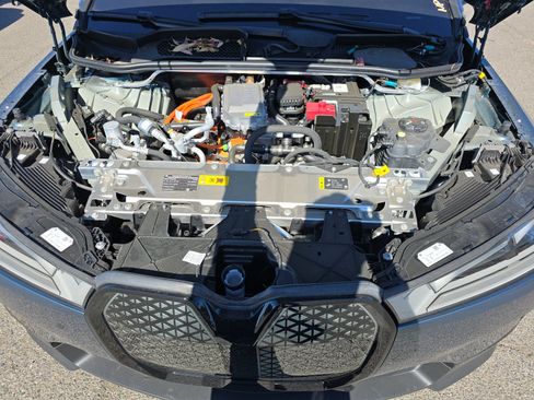 Used 2025 BMW iX xDrive50 image 14