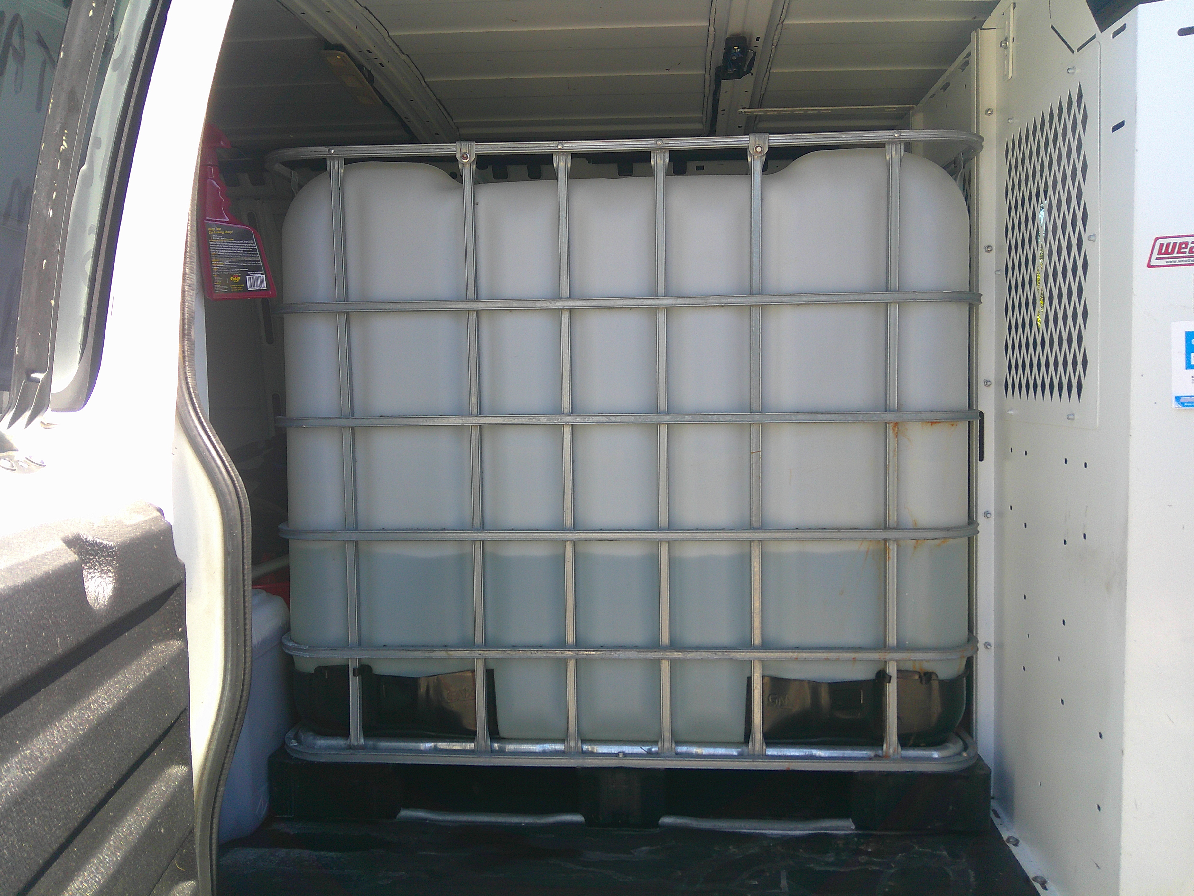 Used 2018 Chevrolet Express 2500 Extended RWD image 9