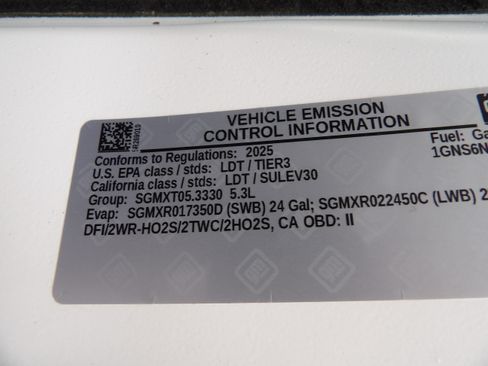 Used 2025 Chevrolet Tahoe 4WD LT image 32