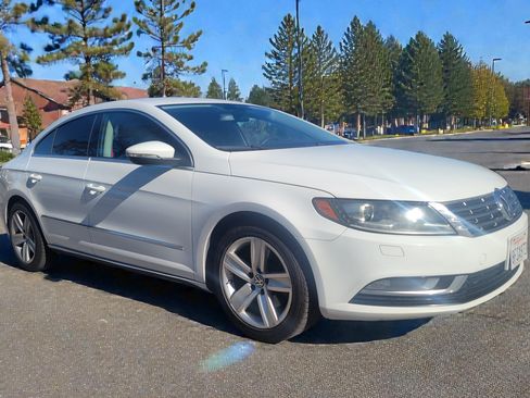 Used 2015 Volkswagen CC Sport image 3