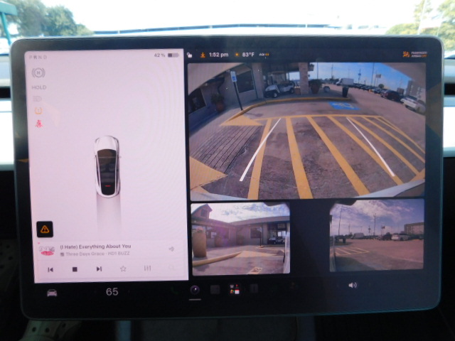 Used 2022 Tesla Model Y AWD Performance image 16
