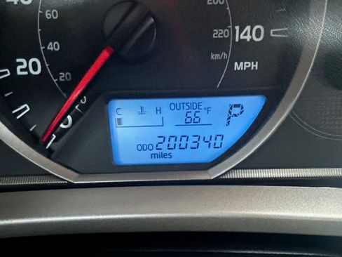 Used 2013 Toyota RAV4 FWD XLE image 13