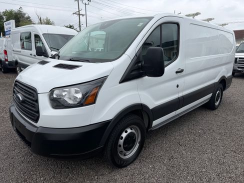 Used 2018 Ford Transit 150 130 Low Roof RWD image 1