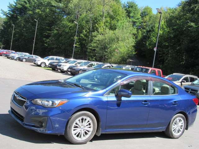 Used 2017 Subaru Impreza 2.0i Premium Sedan AWD/4WD image 2