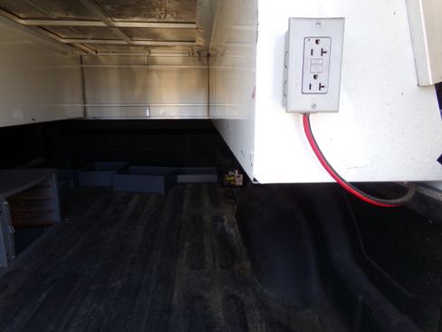 Used 2015 RAM 1500 SLT image 13