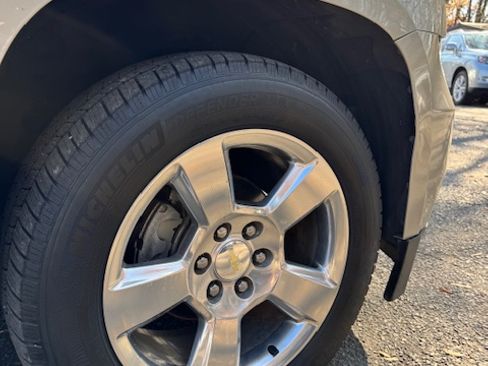 Used 2016 Chevrolet Suburban LT image 26