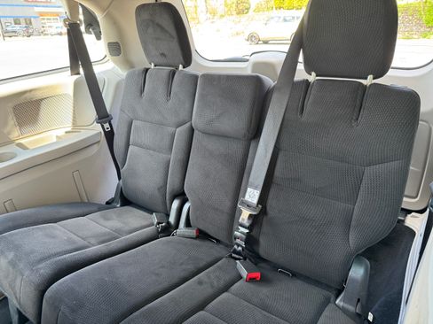 Used 2015 Dodge Grand Caravan SE FWD image 7