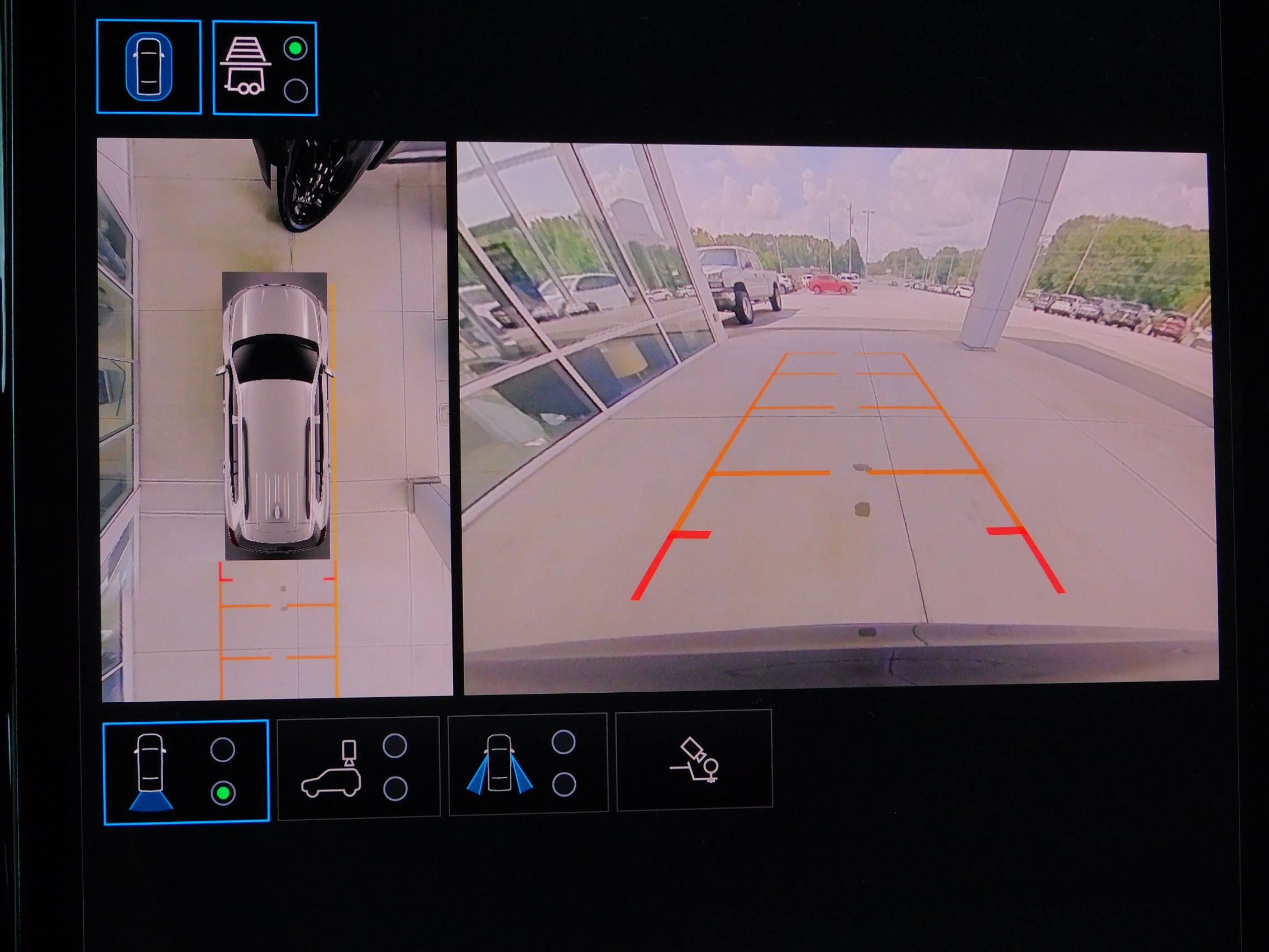 Used 2026 GMC Acadia FWD Elevation image 8