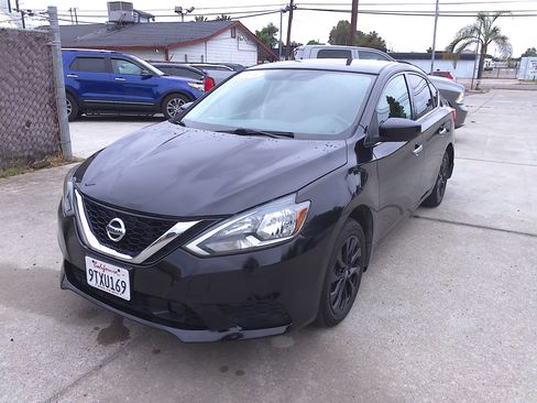 Used 2018 Nissan Sentra S FWD image 2