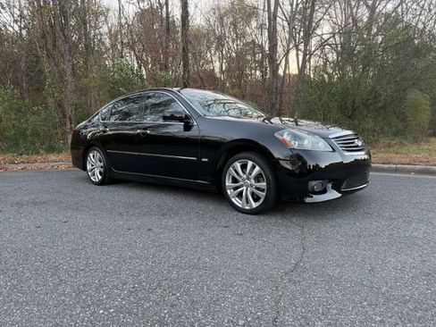 Used 2010 INFINITI M35 image 3