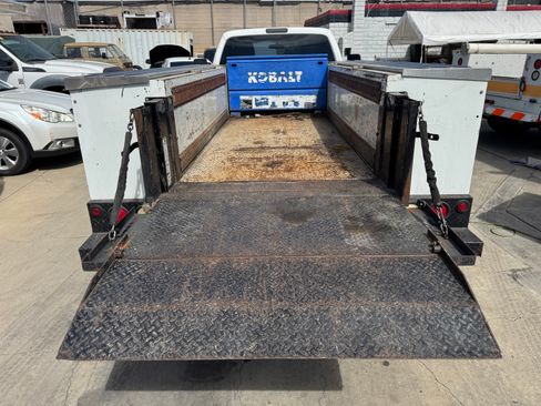 Used 2015 Ford F350 2WD Regular Cab DRW Super Duty image 15