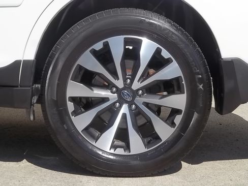 Used 2016 Subaru Outback 2.5i Limited AWD/4WD image 14