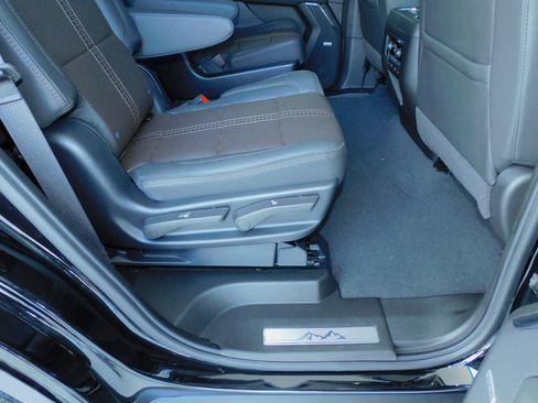 New 2025 Chevrolet Tahoe High Country image 32