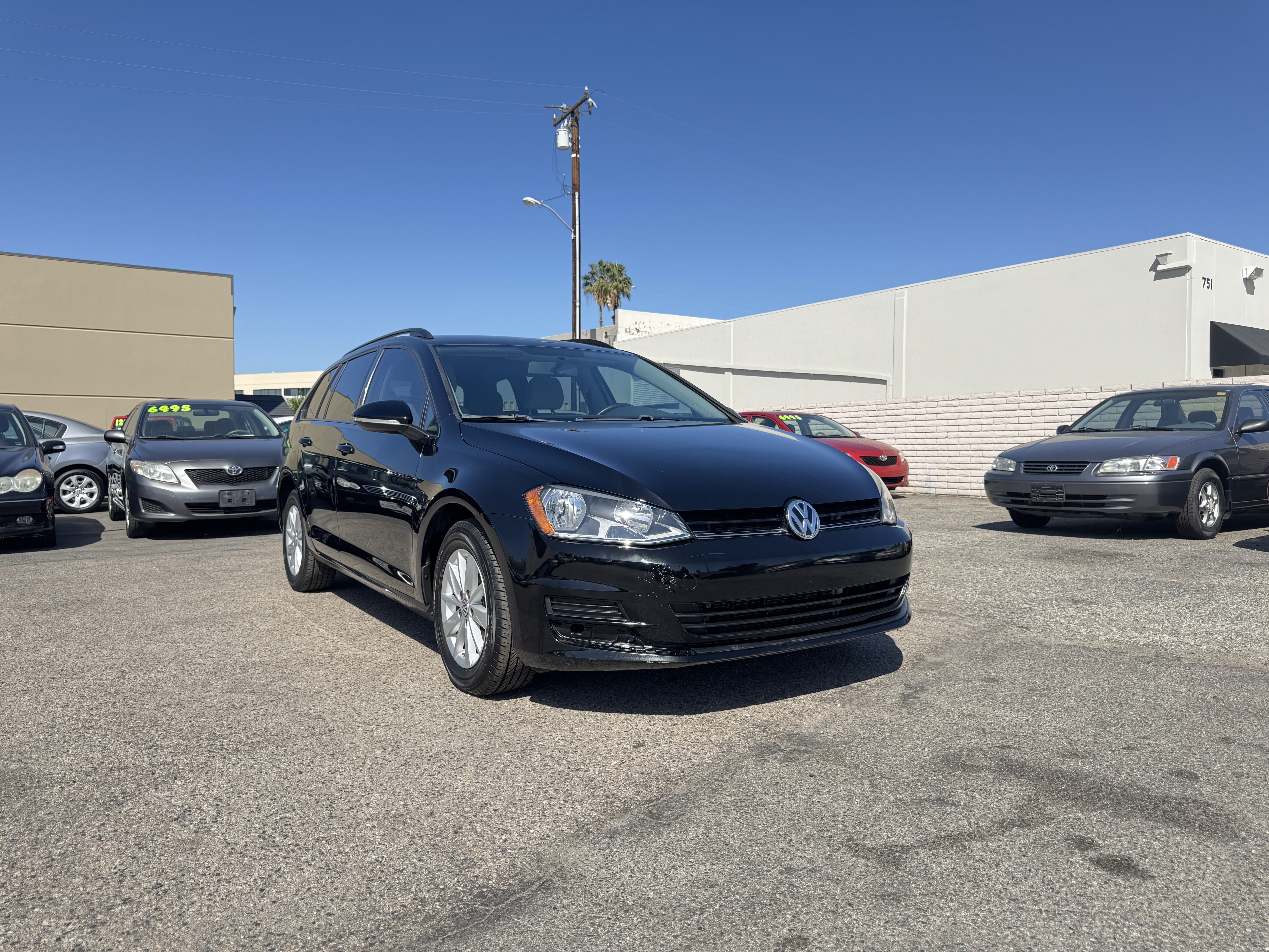 Used 2017 Volkswagen Golf SportWagen FWD image 12