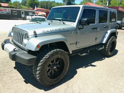 Used 2015 Jeep Wrangler 4WD Unlimited Sahara image 10